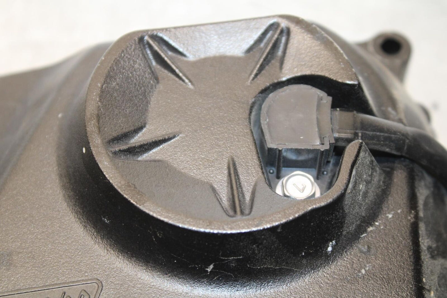 2011 Kawasaki Ninja ZX6R ZX600R ENGINE SPROCKET COVER BB587