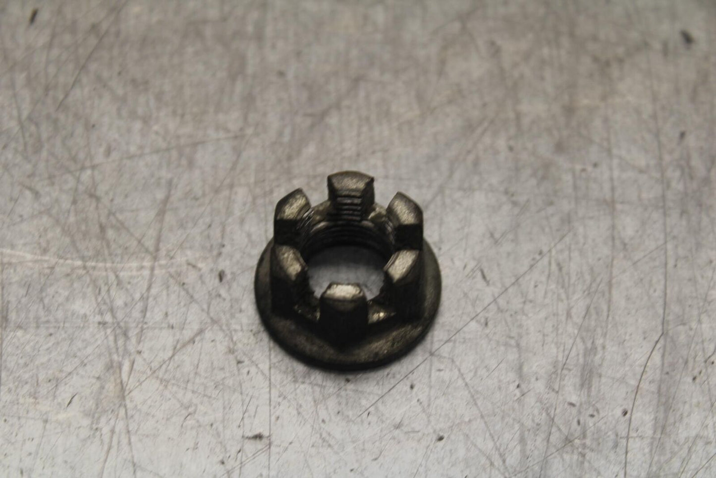 1988 Yamaha FZ600 REAR AXLE WHEEL PIVOT BOLT AXEL 2AX-25381-00-00 BB601