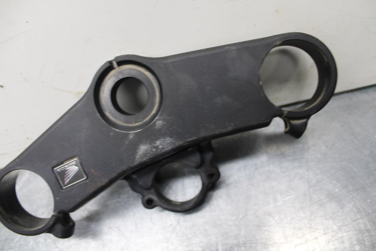 03-04 HONDA CBR600RR FORKS UPPER TRIPLE TREE CLAMP 53300-MEE-000 BB614