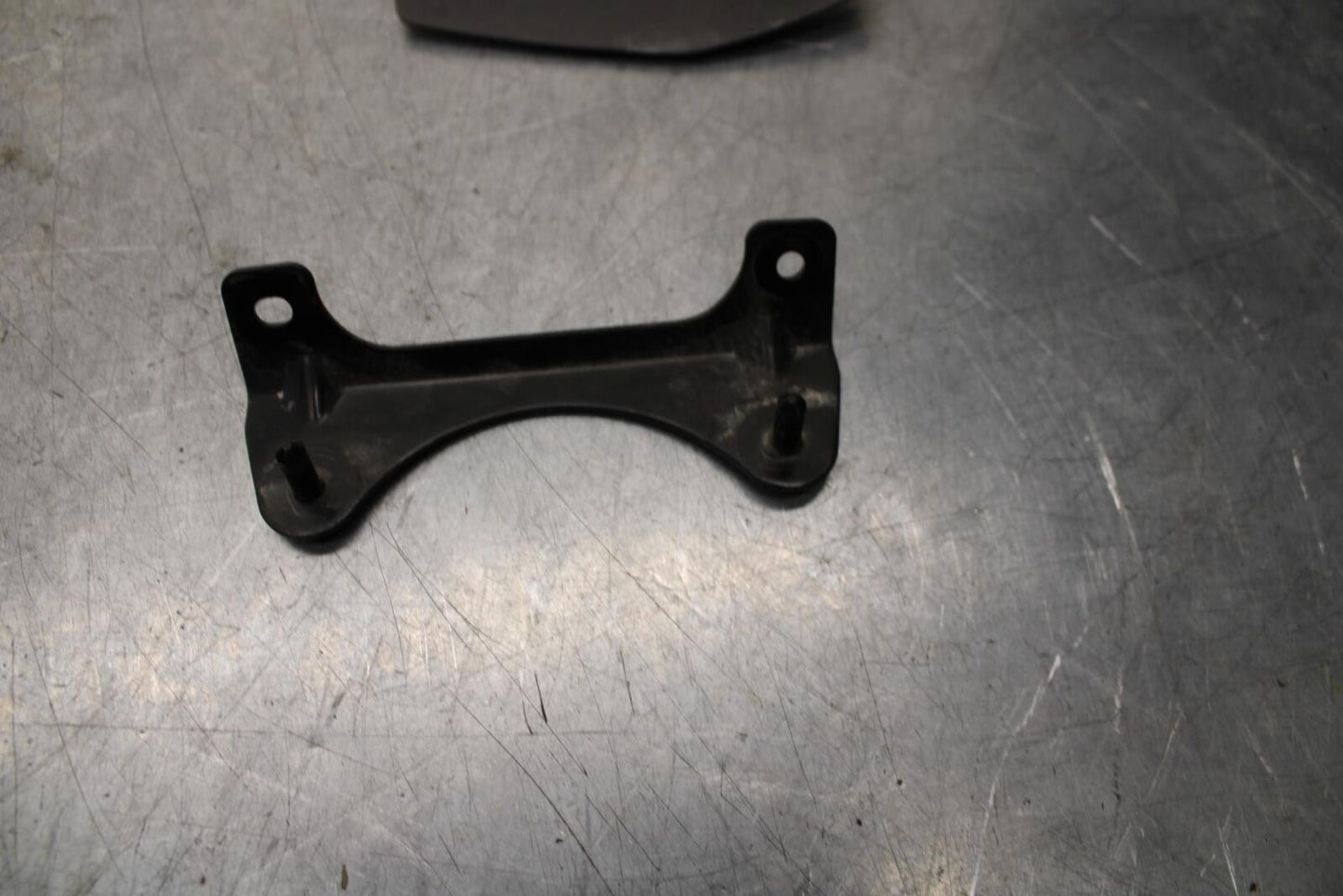 17-20 KAWASAKI Z125 PRO UPPER FAIRING MIRROR GAUGES STAY BRACKET BB74