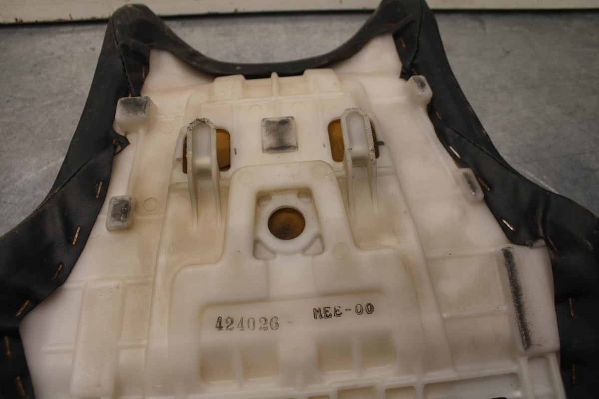 03-04 HONDA CBR600RR FRONT DRIVERS SEAT PAD SADDLE PILLION 77100-MEE-000 BB614