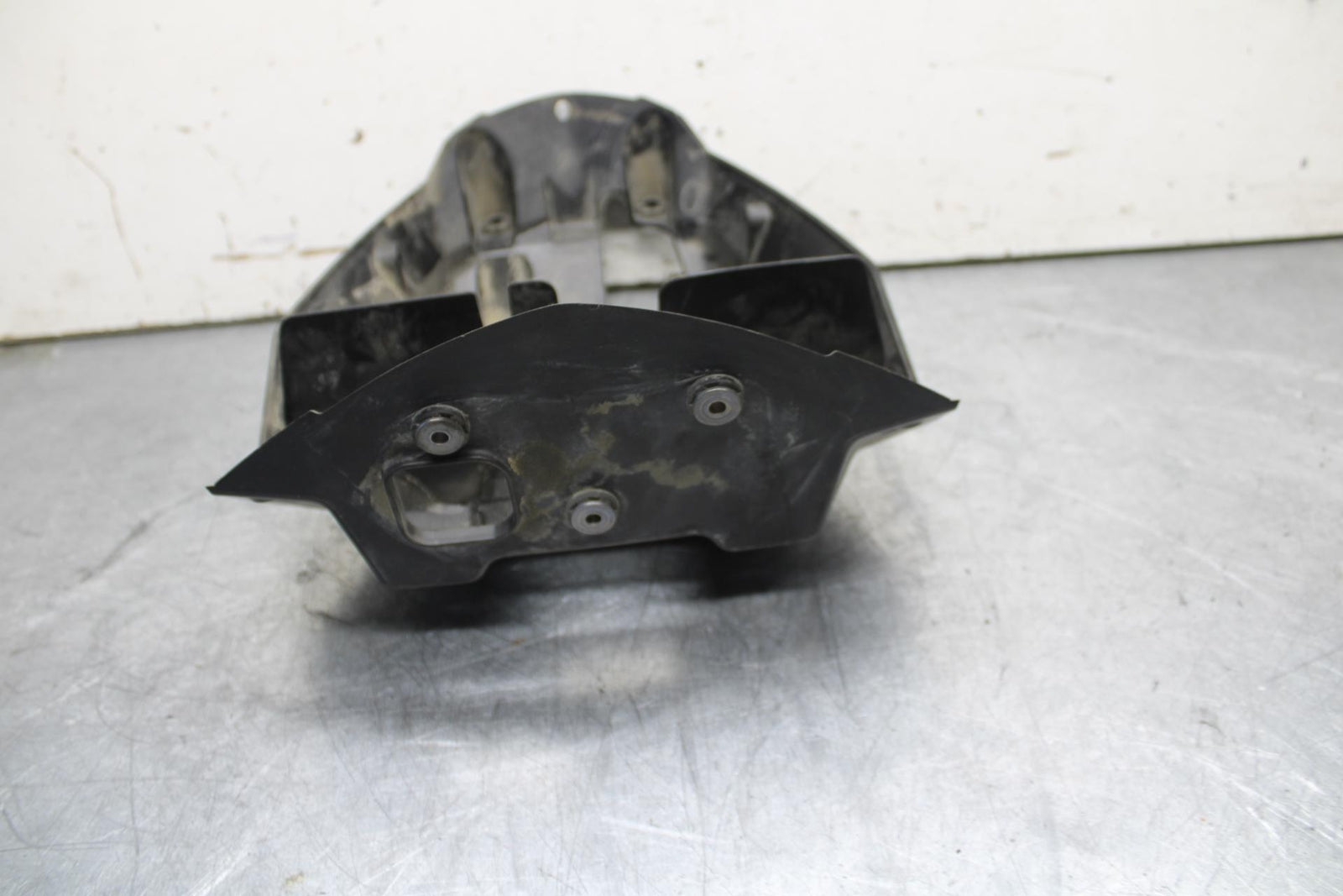 16-18 KTM 690 DUKE UPPER FAIRING MIRROR GAUGES STAY BRACKET BB631