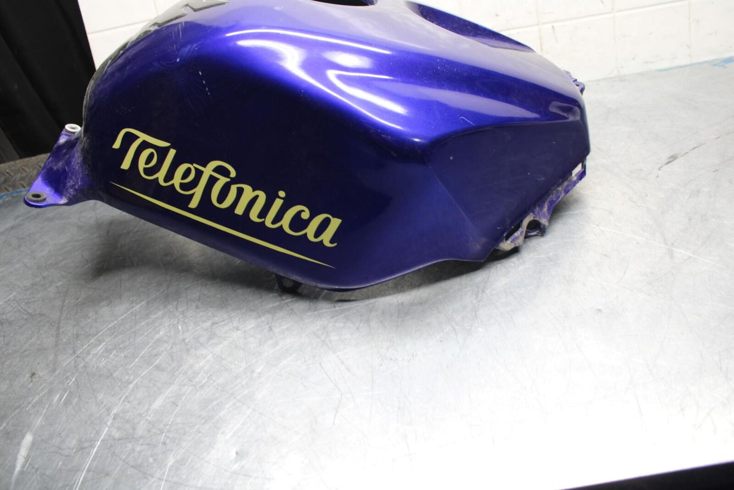 05-06 HONDA CBR600RR GAS TANK FUEL CELL COVER FAIRING COWL 83150-MEE-A10ZA BB484