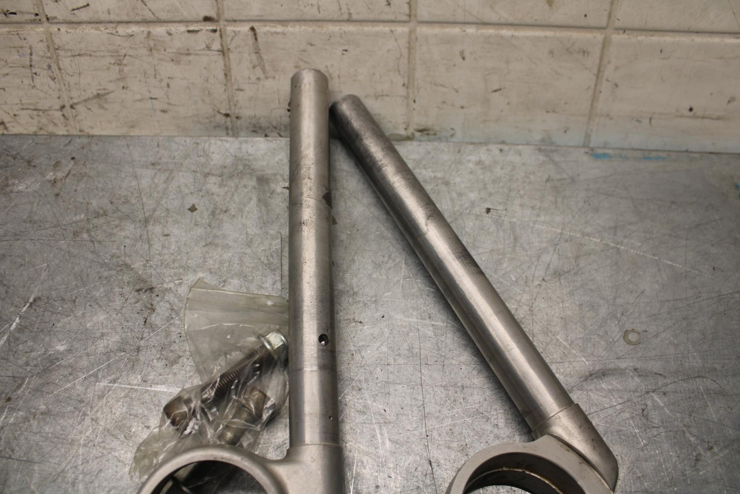 1993 Suzuki GSXR1100W LEFT RIGHT CLIP ON ONS HANDLEBARS PAIR SET BB46