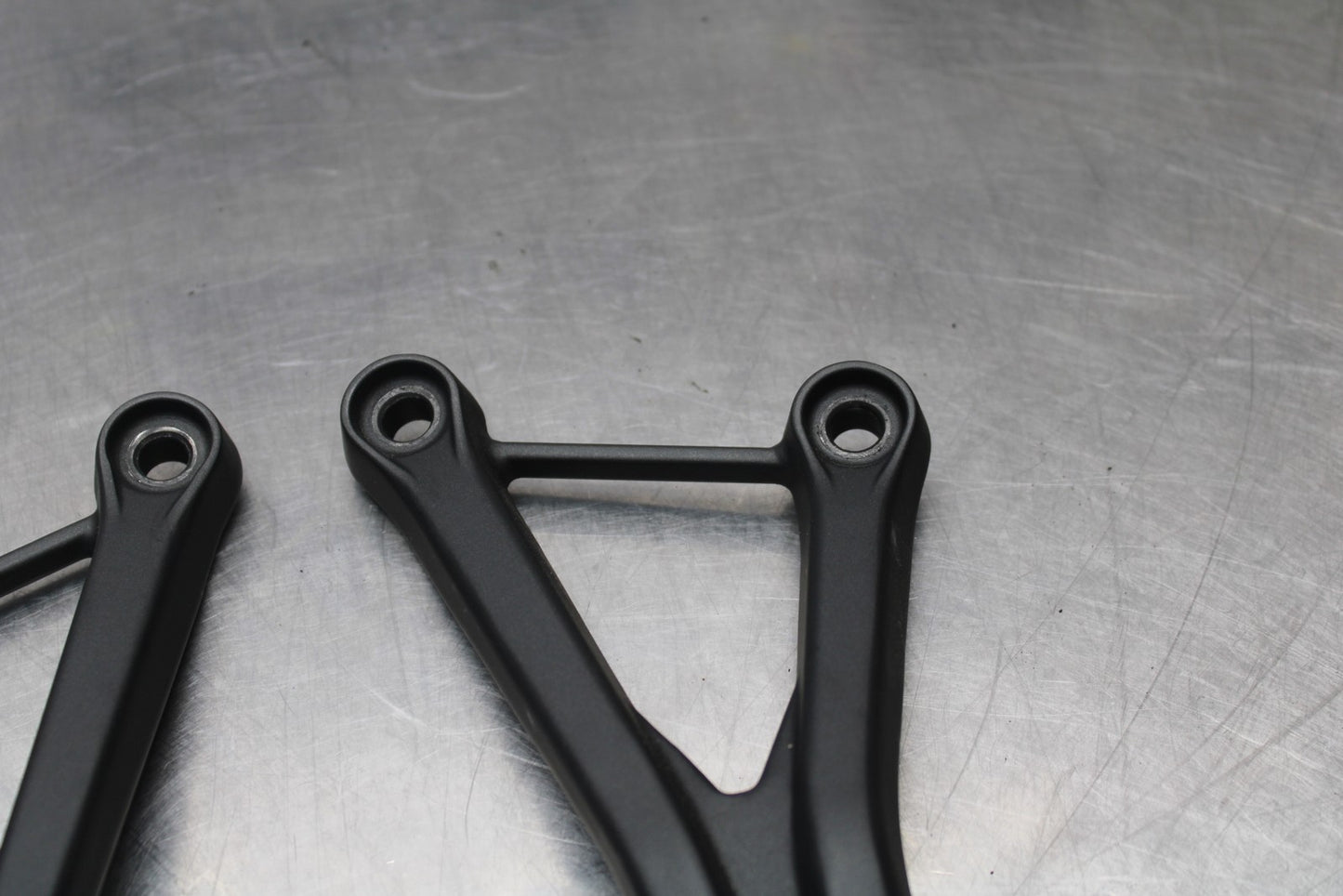 24-25 KAWASAKI NINJA ZX4R REAR BACK PASSENGER PEG SET PAIR BB610