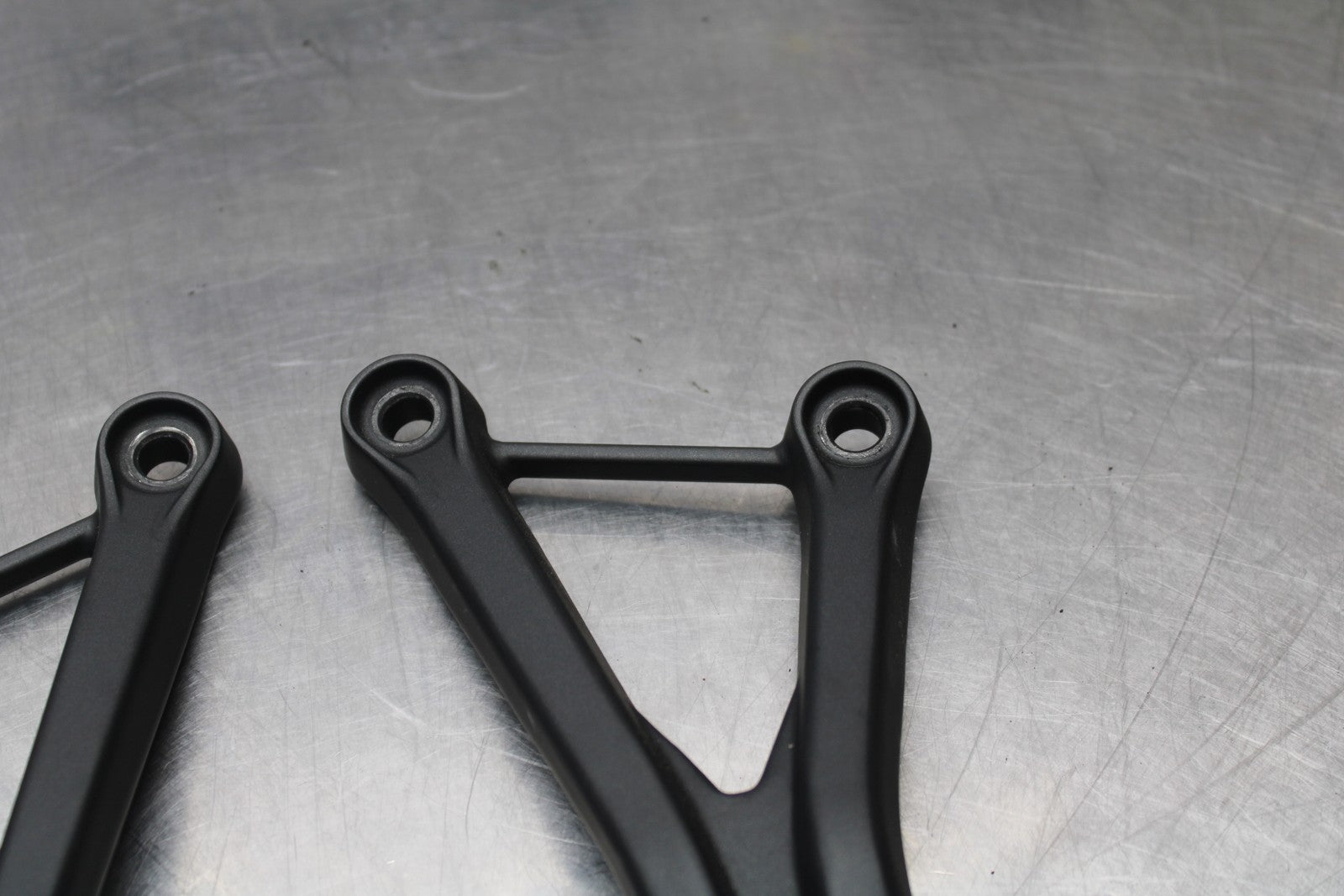 24-25 KAWASAKI NINJA ZX4R REAR BACK PASSENGER PEG SET PAIR BB610