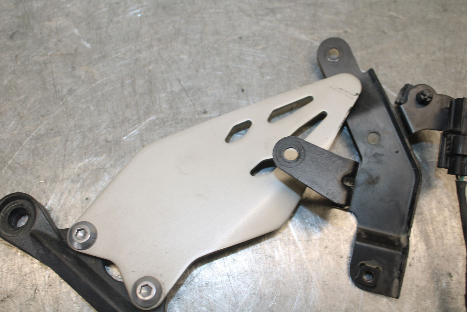 19-23 KAWASAKI NINJA ZX6R LEFT REARSET REAR SET FOOT PEG W SHIFTER BB701