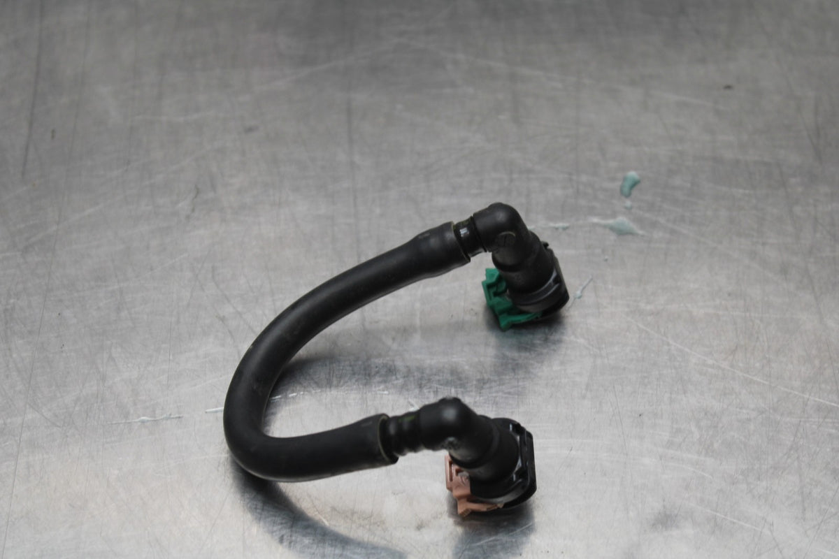 11-22 SUZUKI GSXR 600  FUEL HOSE GAS LINE TUBE PIPE BB193