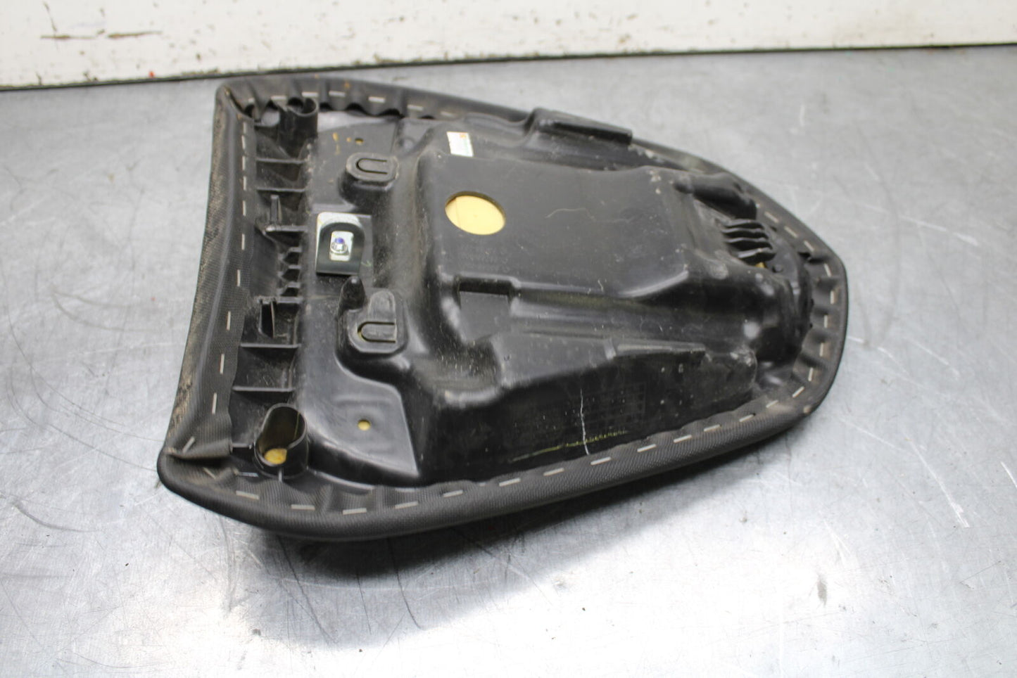 12-17 KAWASAKI ER-6N Z650 REAR BACK PASSENGER TANDEM SEAT PAD SADDLE  BB709