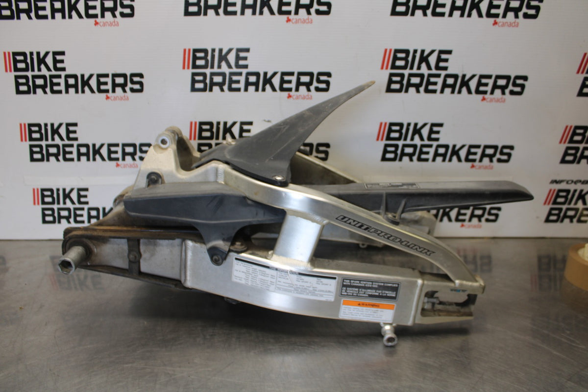 05-06 HONDA CBR600RR REAR SWINGARM BACK SUSPENSION SWING ARM BB893