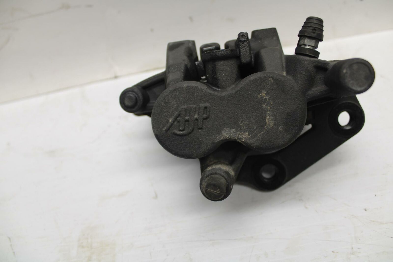 04-09 SUZUKI GS500F  FRONT BRAKE CALIPER BB278