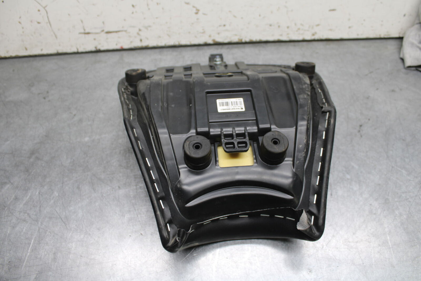 18-24 KAWASAKI NINJA 650 FRONT DRIVERS SEAT PAD SADDLE PILLION BB725