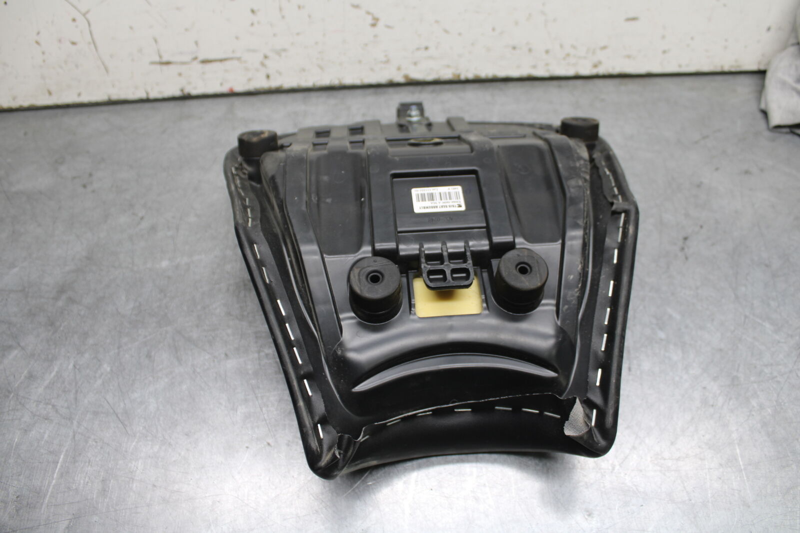 18-24 KAWASAKI NINJA 650 FRONT DRIVERS SEAT PAD SADDLE PILLION BB725