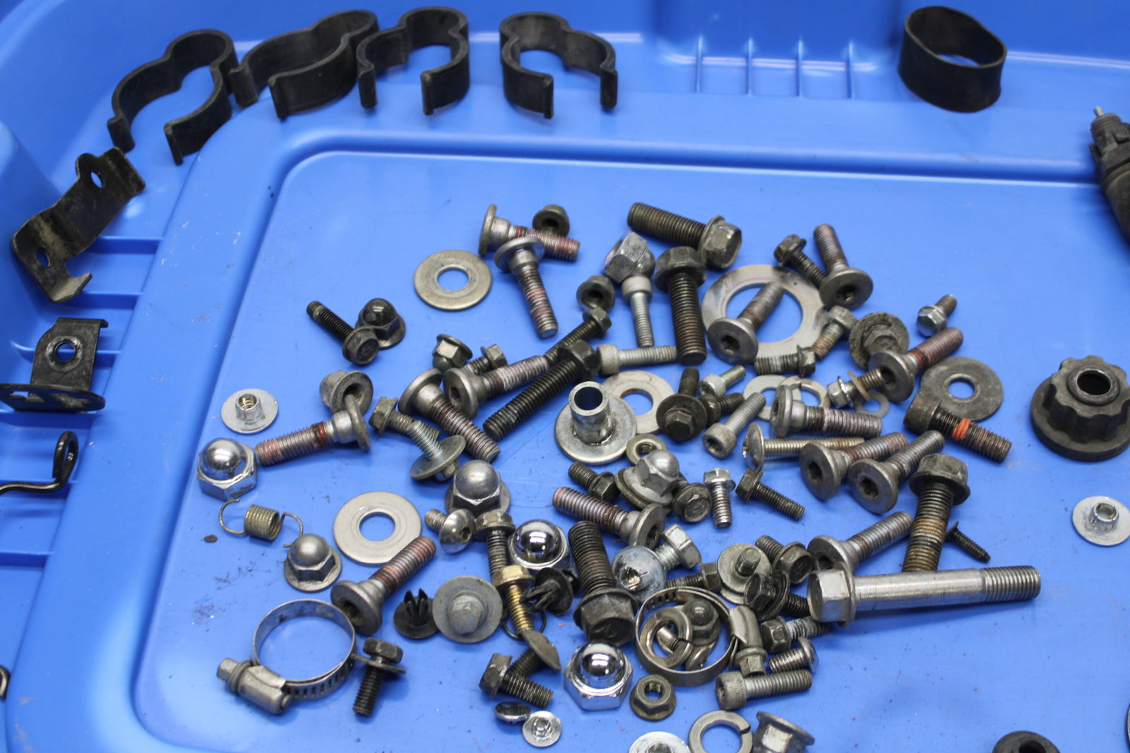 05-08 KAWASAKI VULCAN 1500 VN1500N CLASSIC MOUNTING BOLTS HARDWARE MOTOR BB133