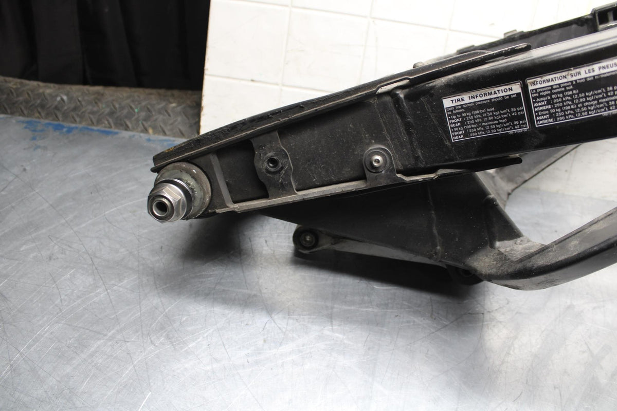 09-14 YAMAHA YZF R1  SWINGARM BACK SUSPENSION SWING ARM 14B-22110-00-P0 BB471
