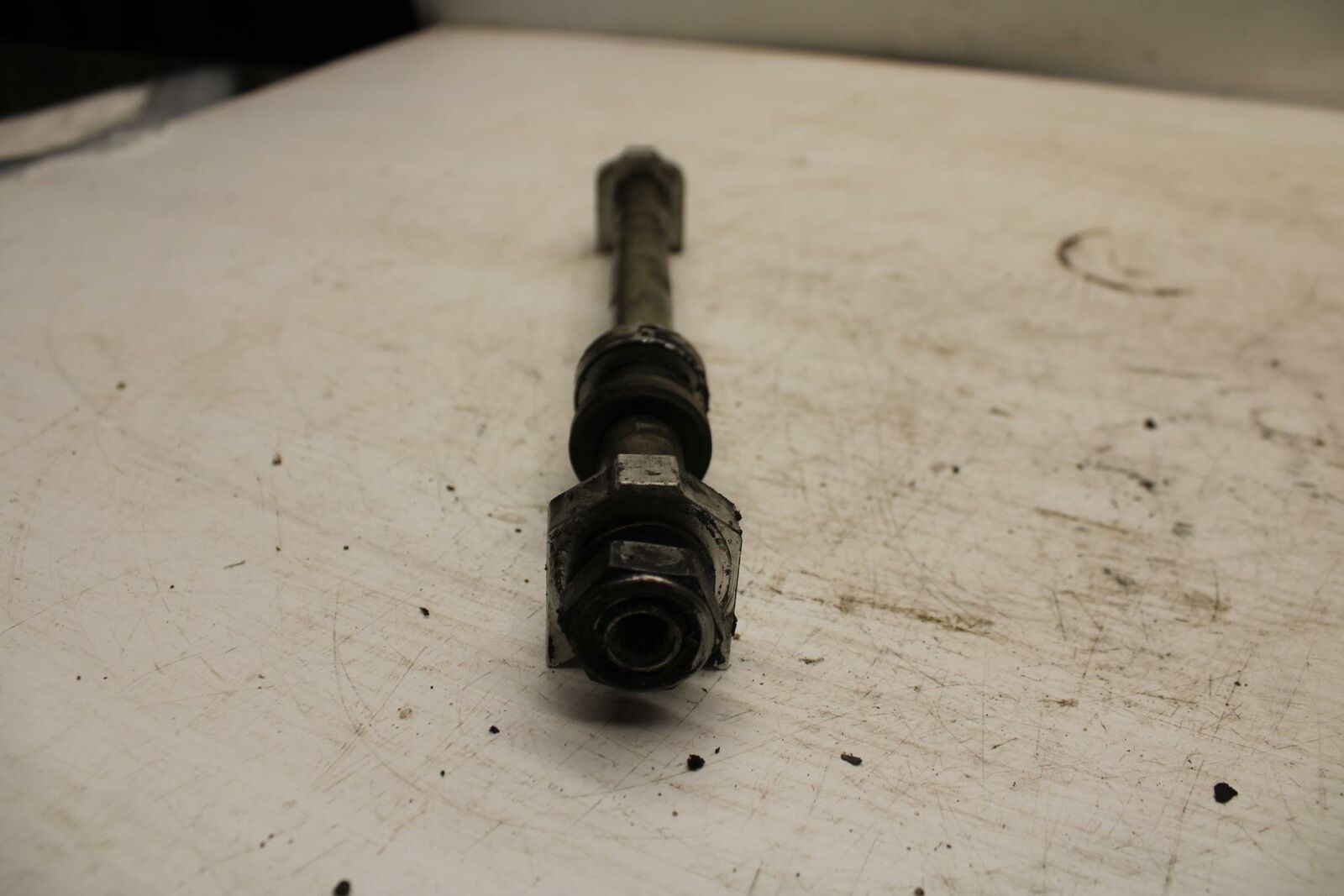 07-16 TRIUMPH STREET TRIPLE REAR AXLE BACK WHEEL RIM PIVOT BOLT AXEL BB361