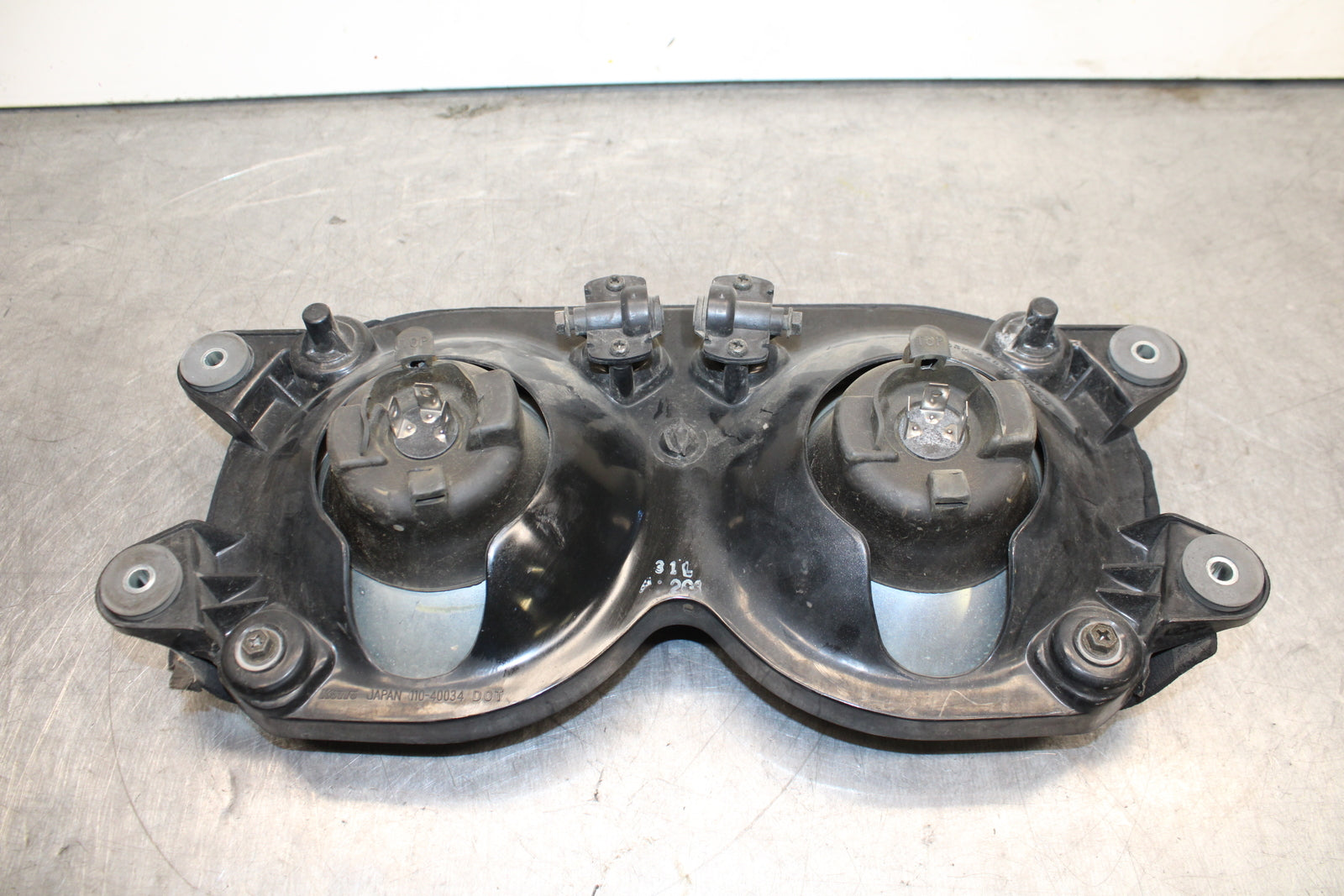 93-94 KAWASAKI NINJA ZX7R FRONT HEADLIGHT HEAD LIGHT LAMP BB122