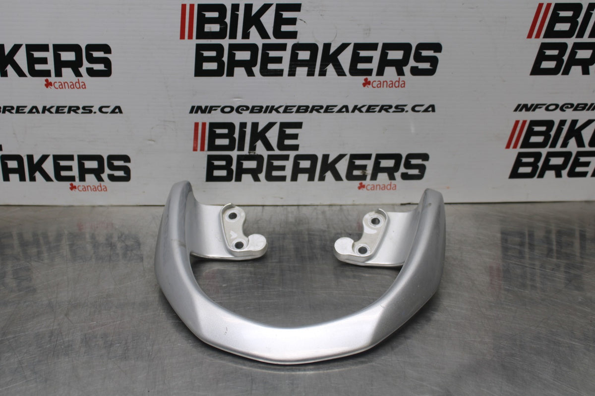 15 SUZUKI GW250F PASSENGER REAR SEAT GRAB BAR HANDLE BB789