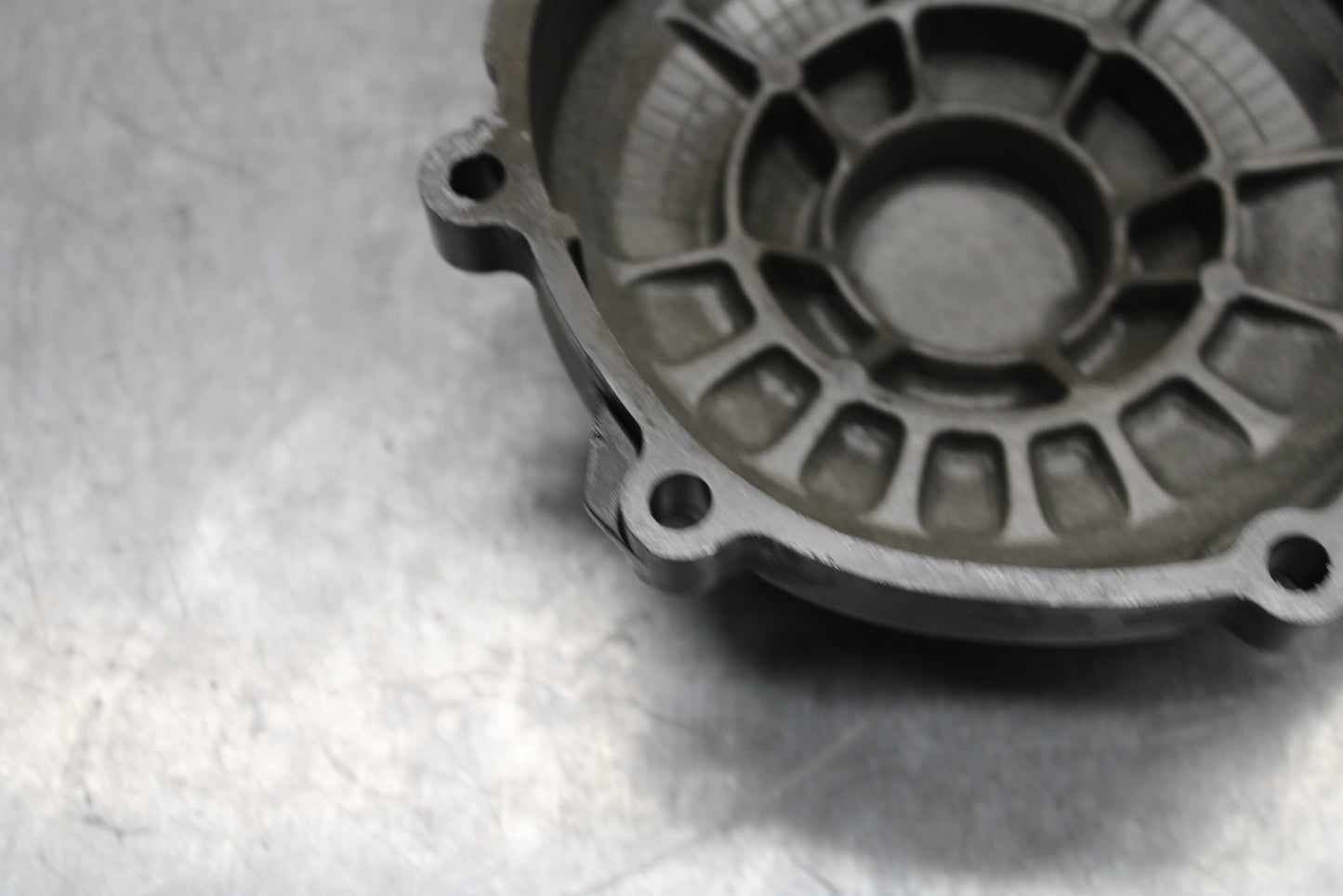 09-14 YAMAHA YZF R1 STATOR MAGNETO ALTERNATOR COVER 14B-15411-00-00 BB118