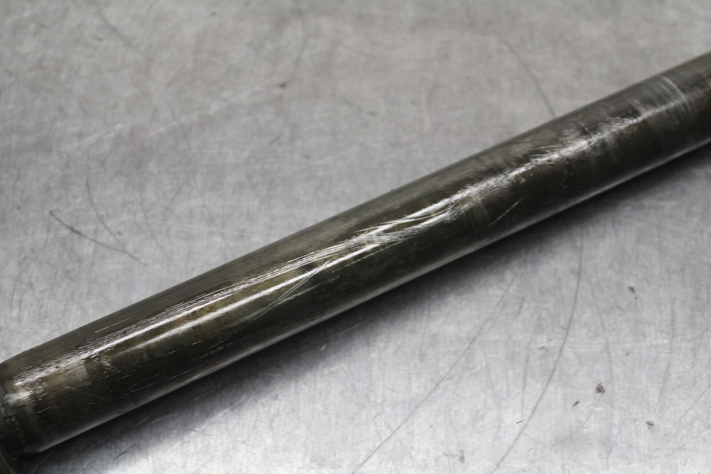 06-07 YAMAHA YZF R6 REAR AXLE BACK WHEEL RIM PIVOT BOLT AXEL BB742