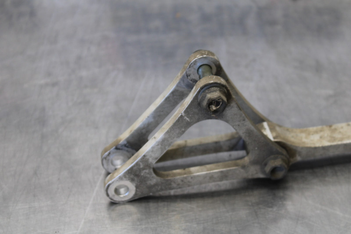 03-04 YAMAHA YZF R6S REAR DOGBONE SHOCK LINKAGE LINK BB890