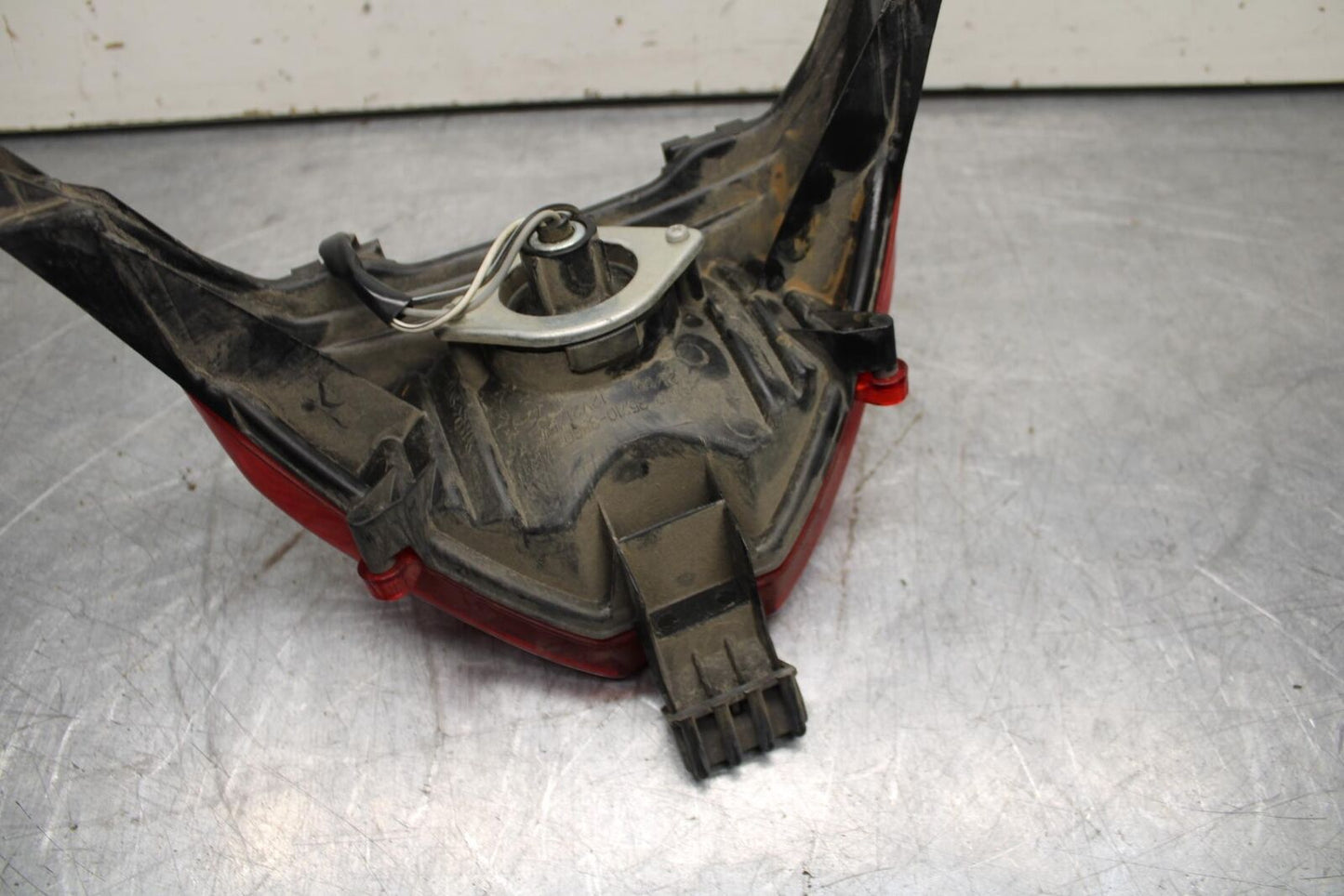 07-12 SUZUKI BANDIT GSF 650 F GSX650F/ REAR TAIL TAILLIGHT BACK BRAKE LIGHT BB90