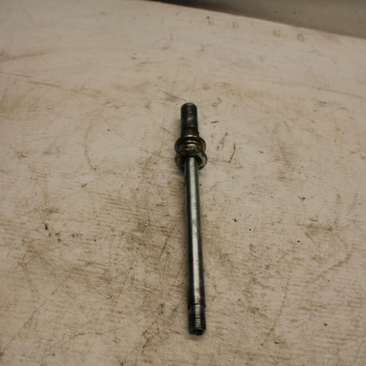 05-09 SUZUKI BOULEVARD C90 FRONT WHEEL RIM AXLE PIVOT BOLT BB357