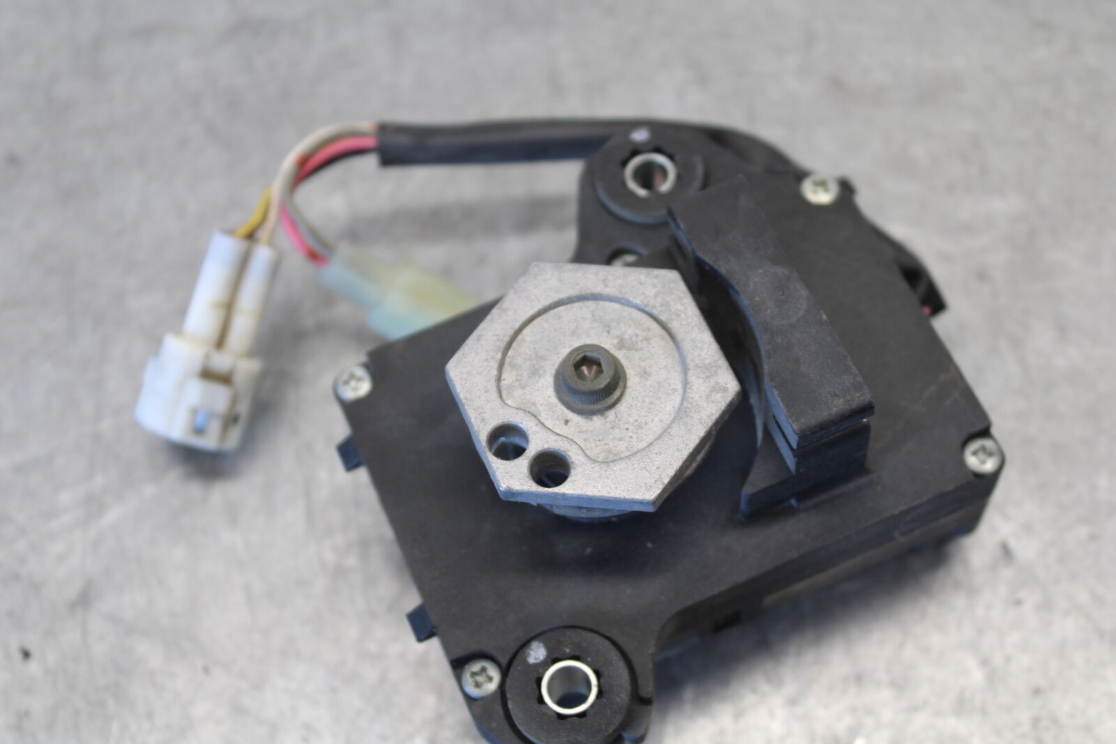 05-06 SUZUKI GSXR1000 EXHAUST VALVE SERVO MOTOR 33970-41G00 BB663