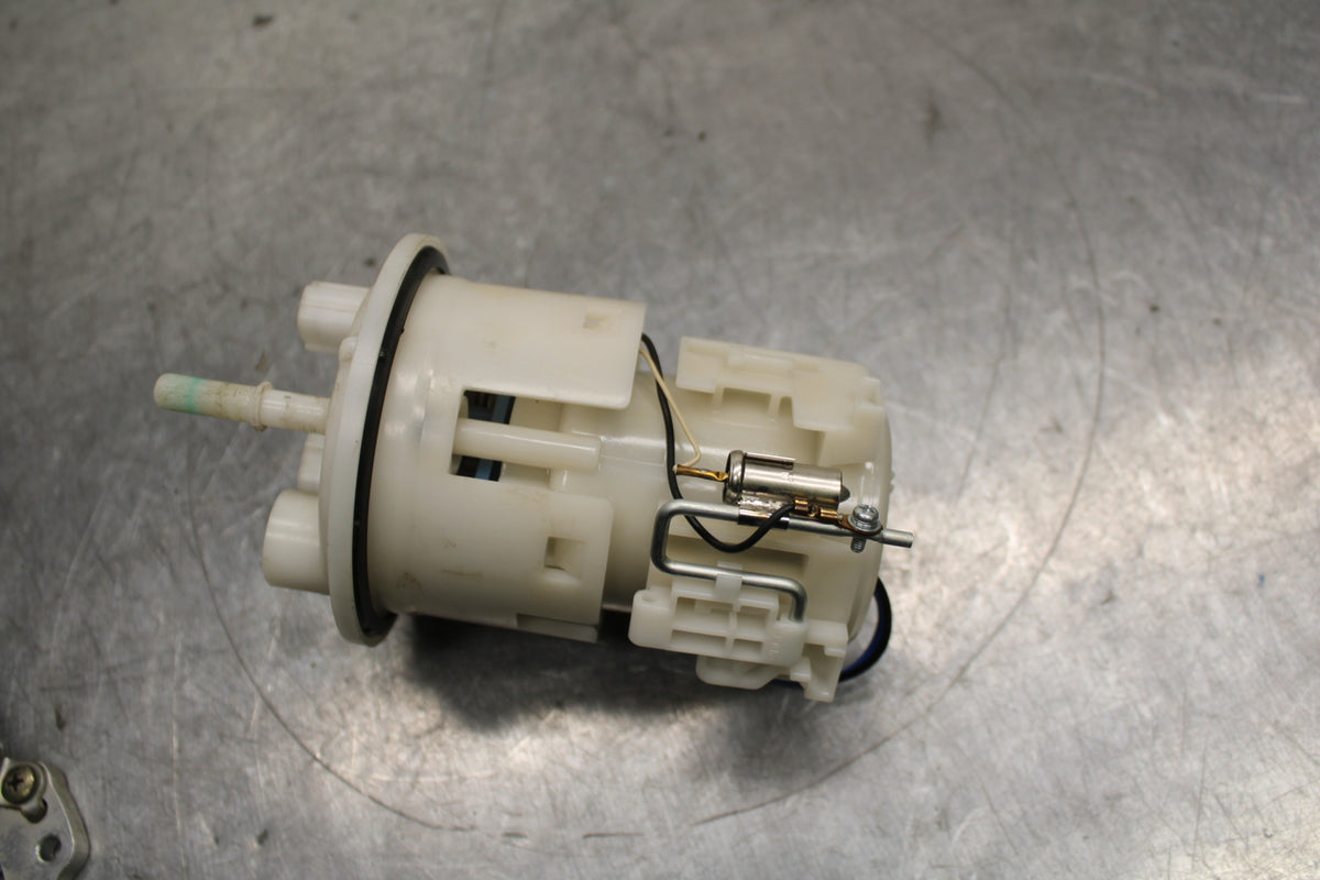 06-07 YAMAHA YZF R6 FUEL PUMP GAS PETROL SENDER UNIT BB742