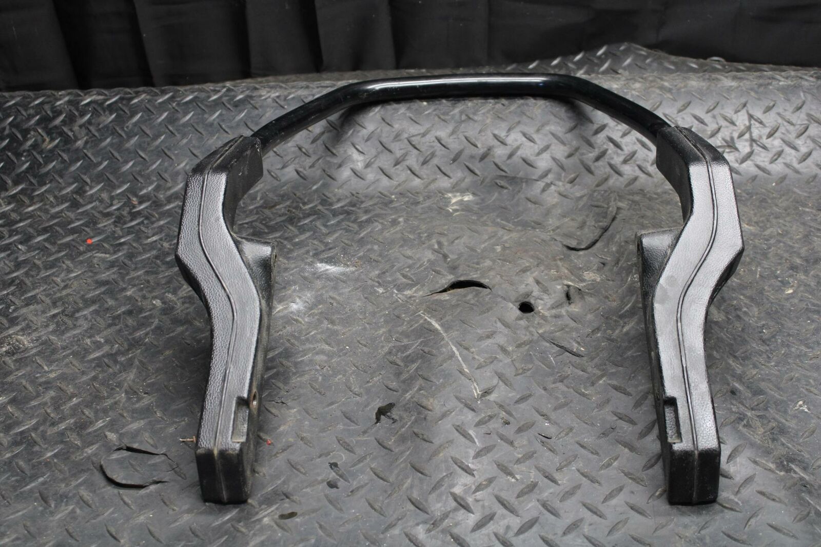 86 SUZUKI GS750ES PASSENGER REAR SEAT GRAB BAR HANDLE SET BB233