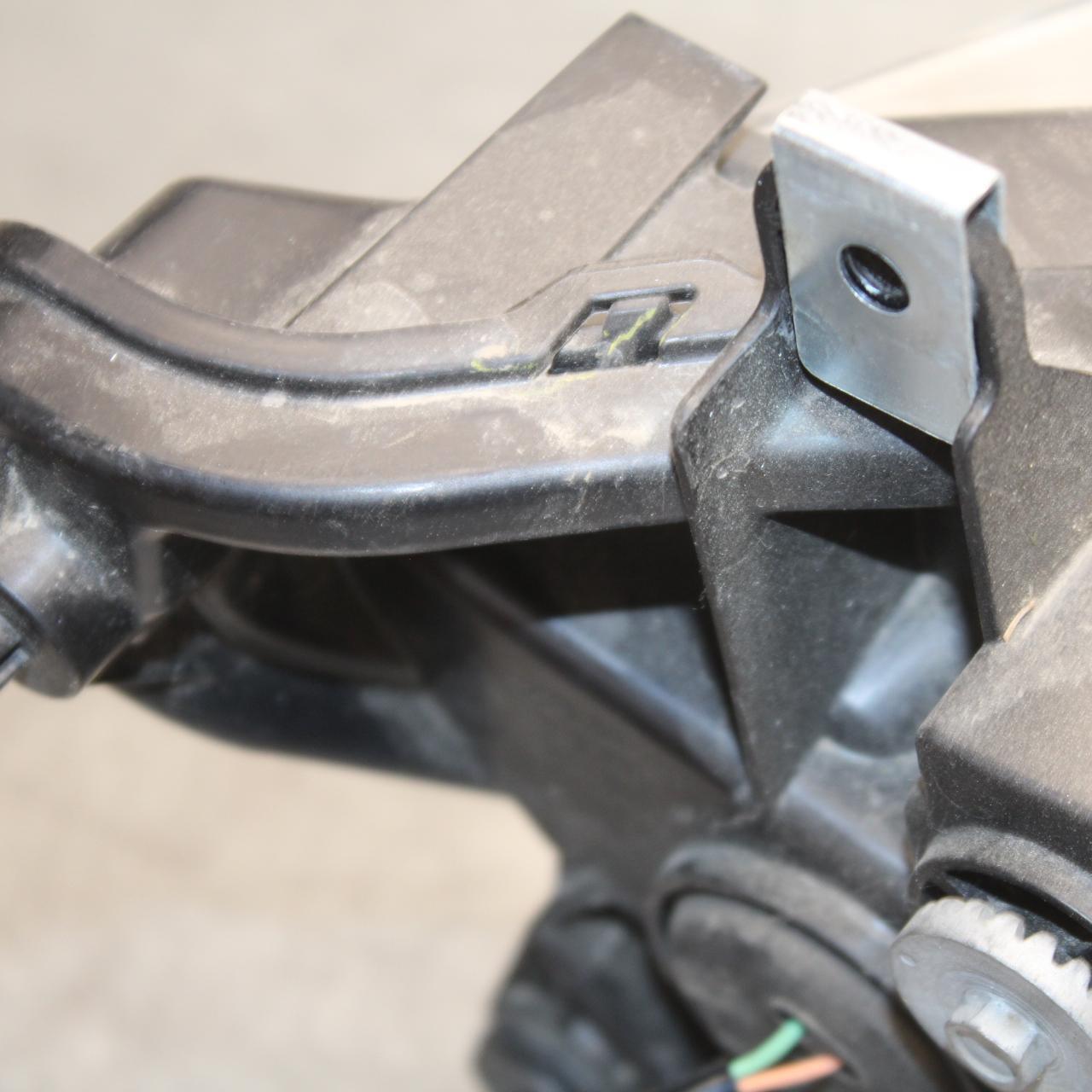 21 KAWASAKI NINJA ZX6R FRONT HEADLIGHT HEAD LIGHT LAMP 23004-0420 BB647