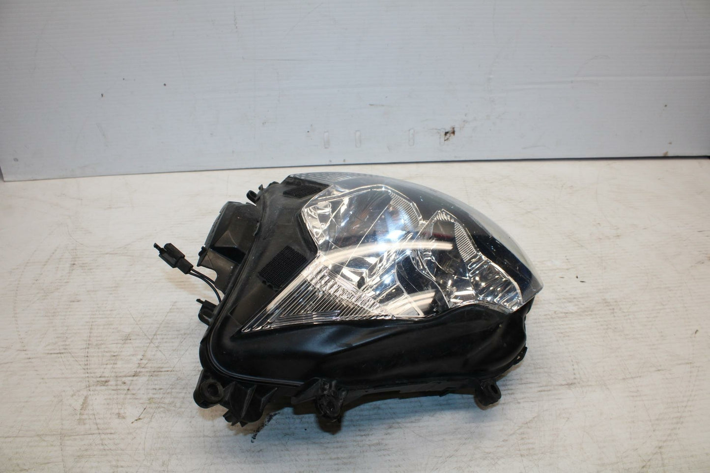 11-17 SUZUKI GSXR750 FRONT HEADLIGHT HEAD LIGHT LAMP 35100-14J31-999 BB306