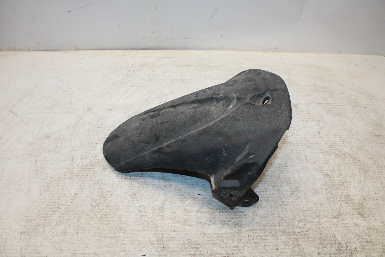 11-19 SUZUKI GSXR600 REAR BACK WHEEL TIRE HUGGER FENDER BB371
