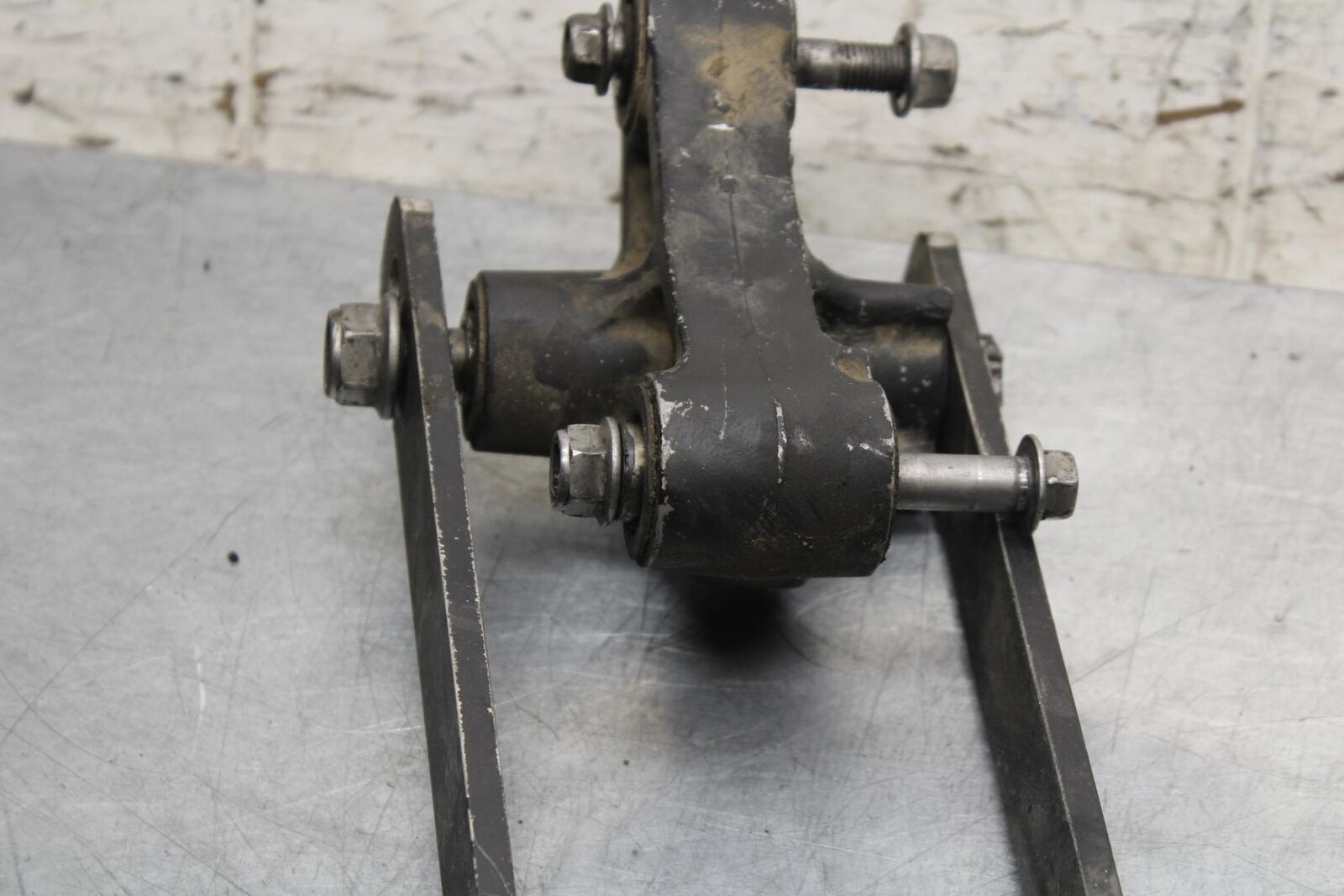 2000 Kawasaki Ninja ZX12R ZX1200A REAR DOGBONE SHOCK LINKAGE 39007-1287 BB565