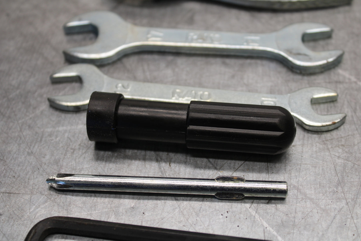 19-22 KAWASAKI Z400 STOCK TOOLS OEM TOOL BAG KIT SET BB708