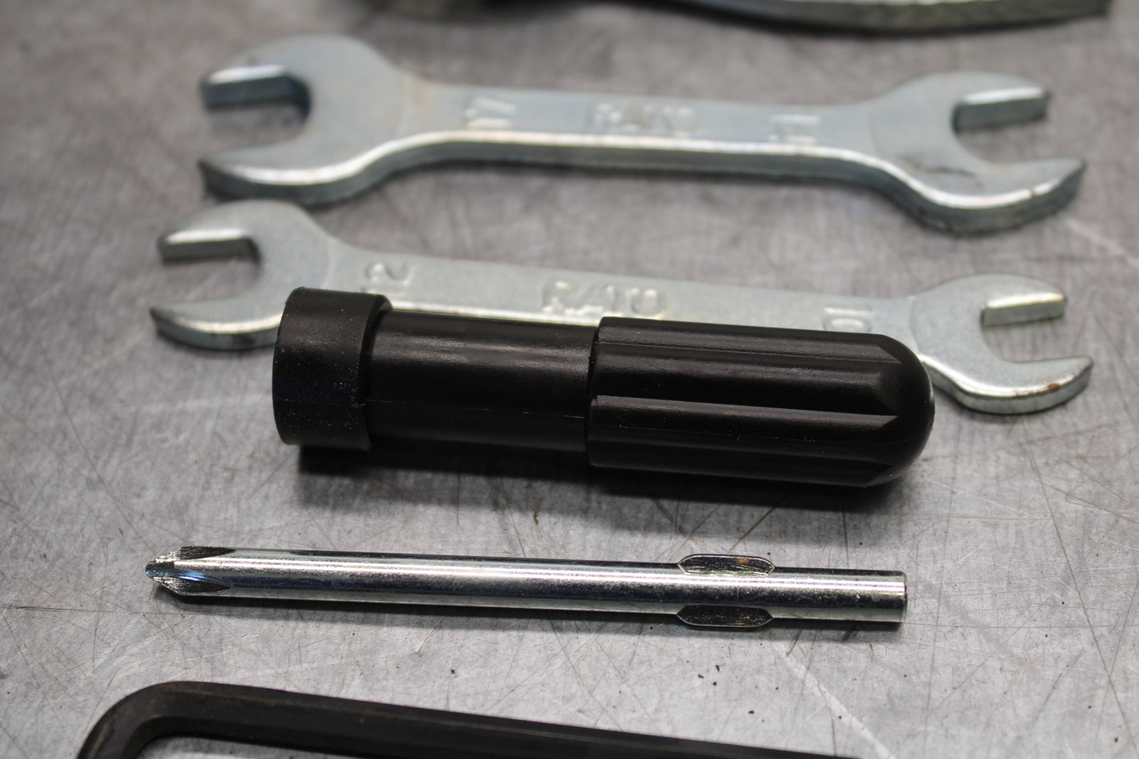 19-22 KAWASAKI Z400 STOCK TOOLS OEM TOOL BAG KIT SET BB708