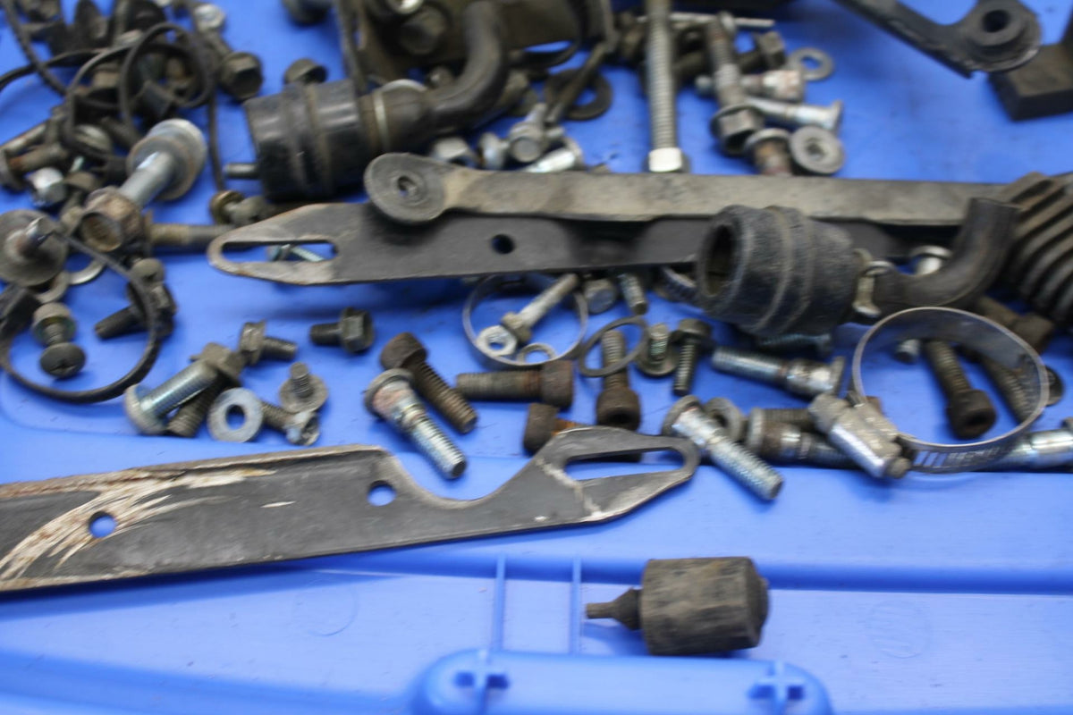 93-96 SUZUKI GSXR1100W HARDWARE SCREWS BB12