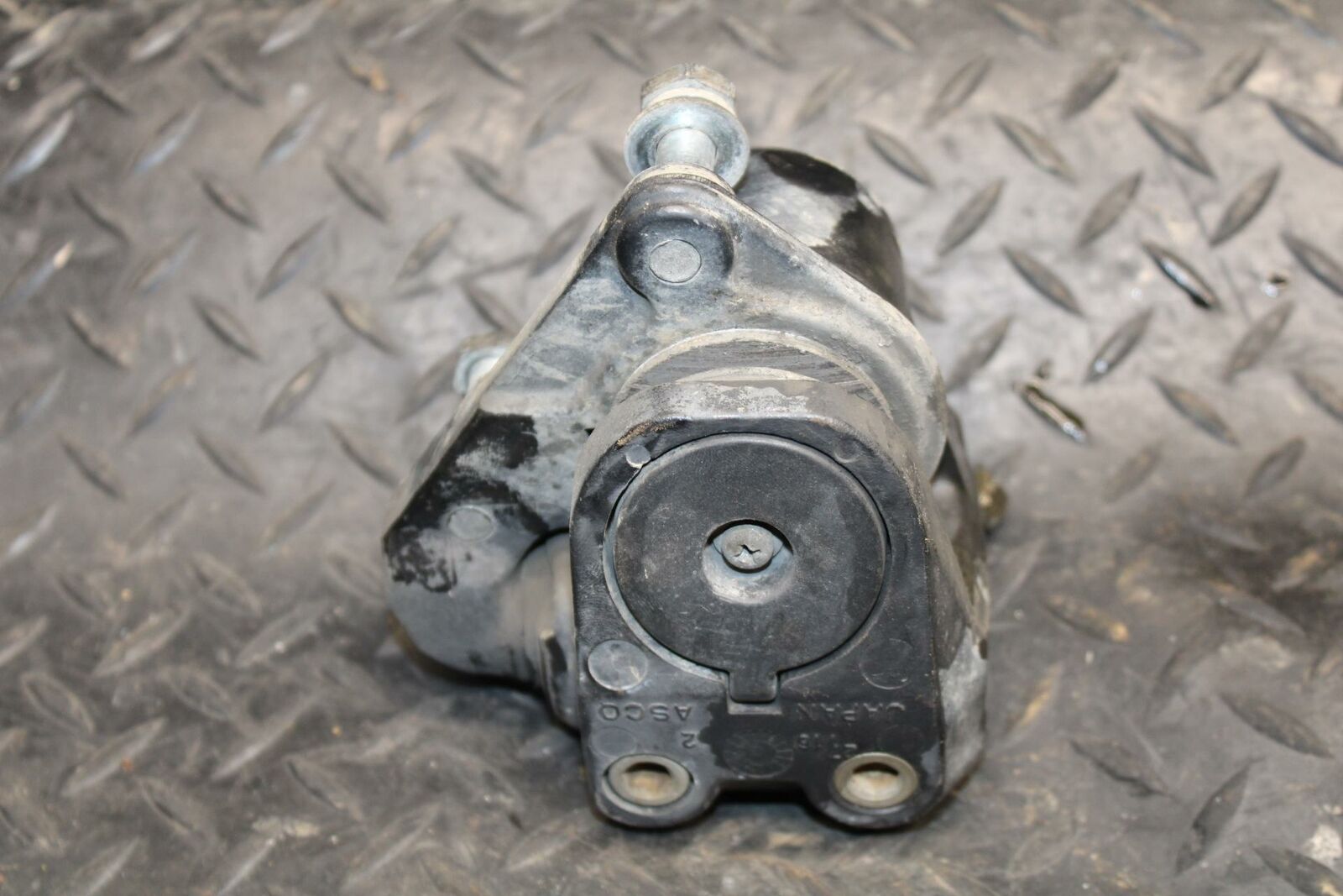 78 SUZUKI GS550E FRONT BRAKE CALIPER  BB212
