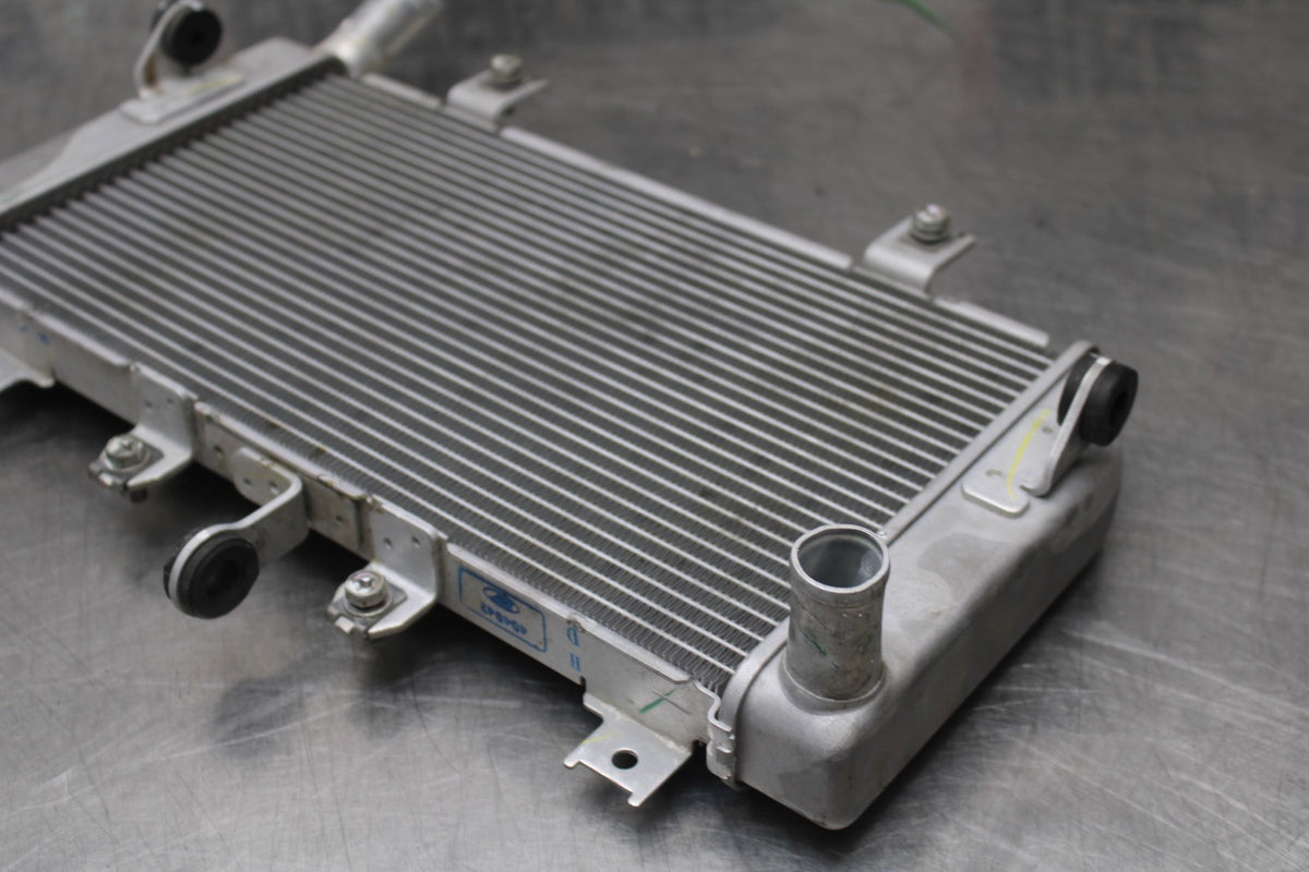 24 KAWASAKI NINJA 500 ABS ENGINE RADIATOR MOTOR COOLER COOLING RADIATER BB818