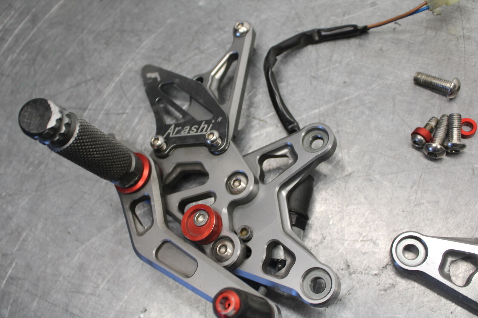 09-12 KAWASAKI NINJA ZX6R RIGHT LEFT REARSETS REAR SET DRIVER FOOT PEGS  BB698