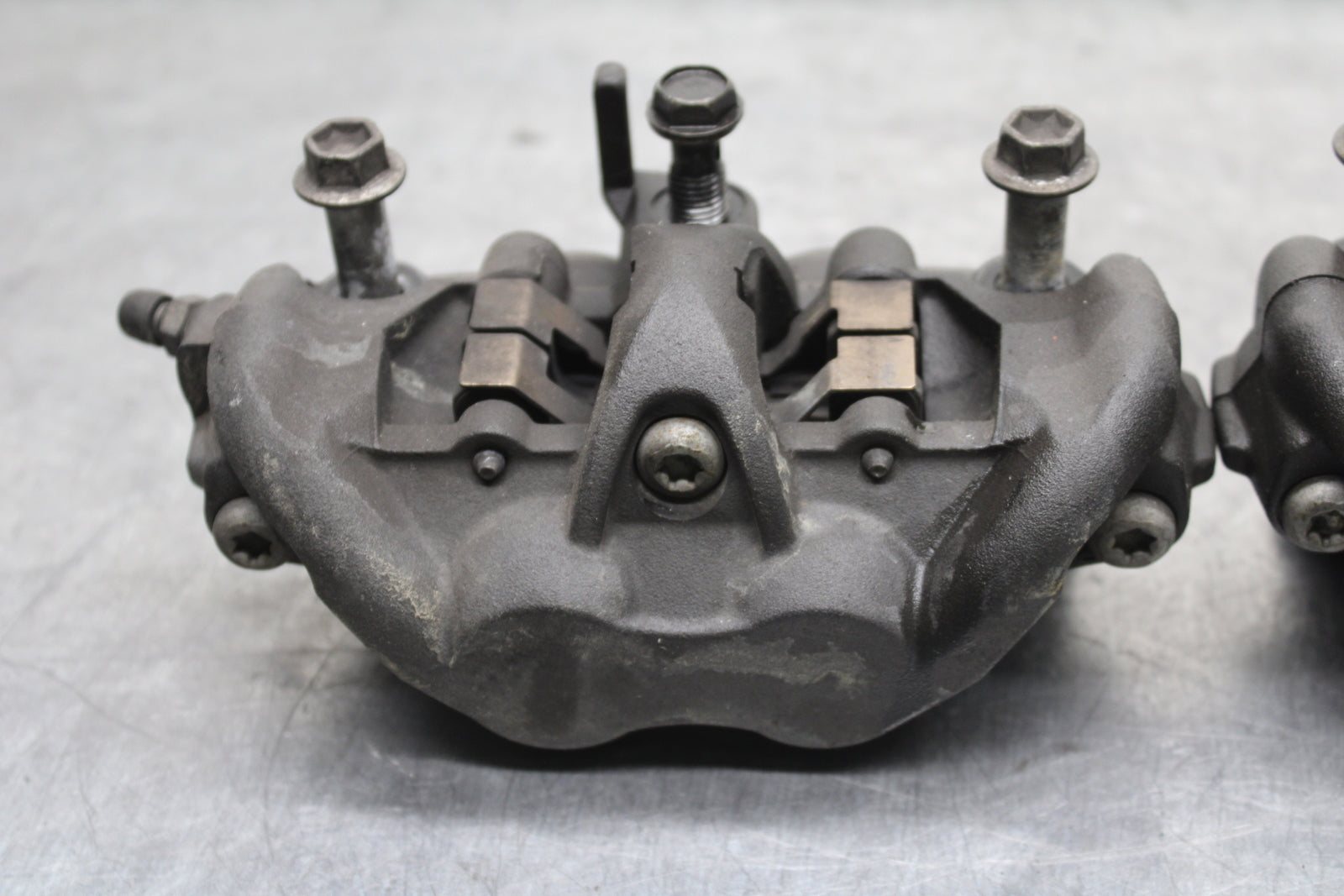 12-13 KAWASAKI Z1000 RIGHT LEFT FRONT BRAKE CALIPER SET PAIR CALIPERS BB743