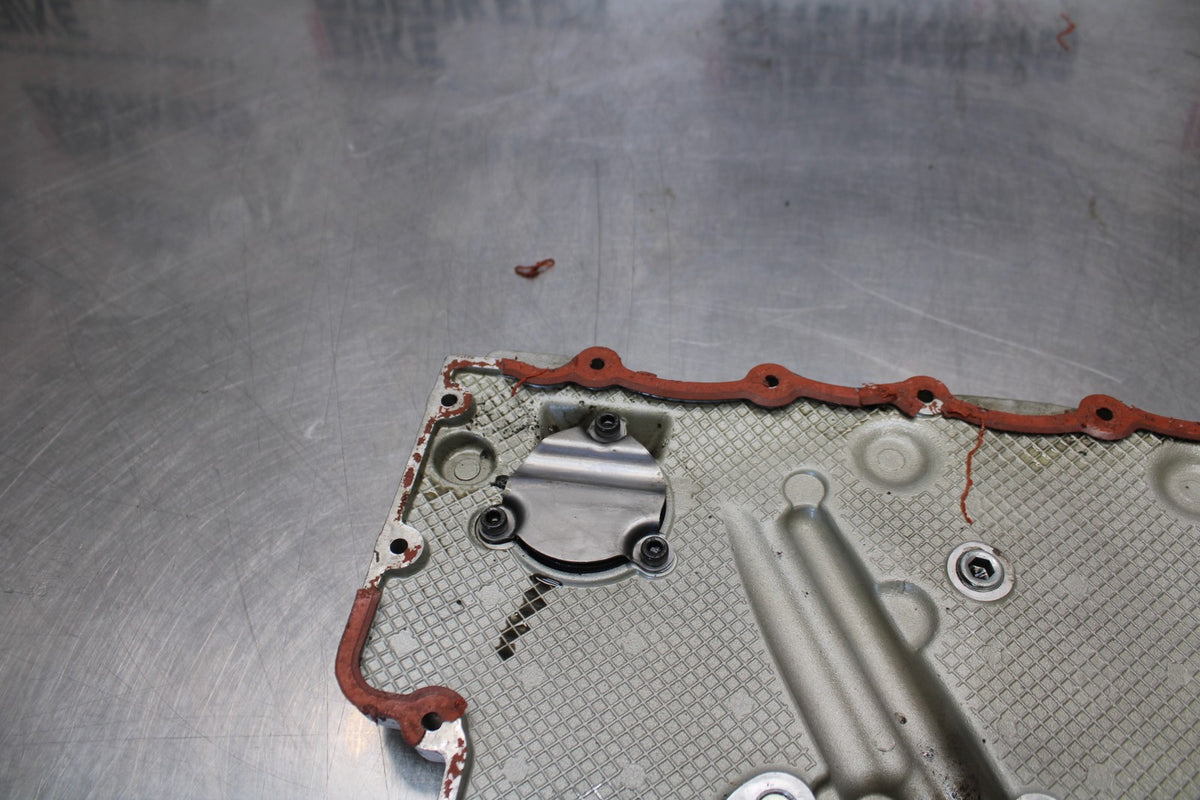 05 TRIUMPH ROCKET III ENGINE MOTOR BOTTOM OIL PAN COVER BB186