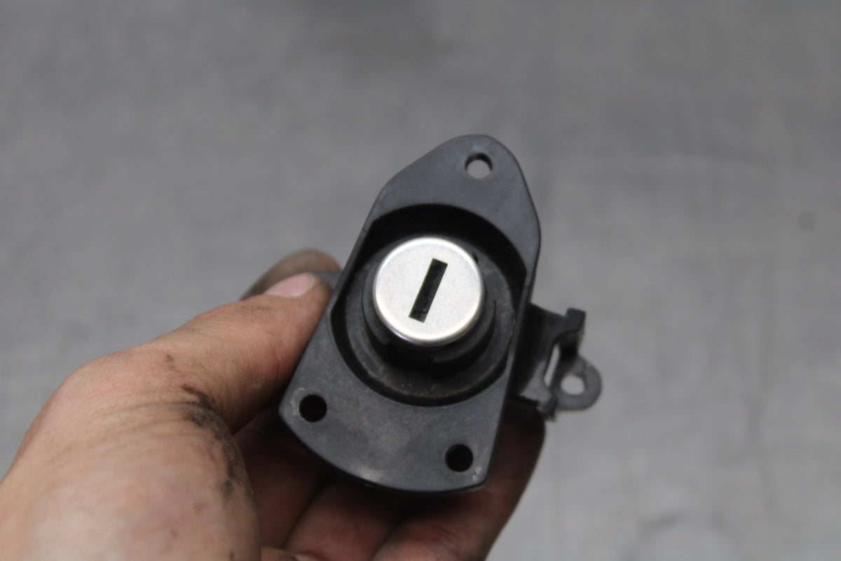 17-20 BMW S1000R IGNITION LOCK KEY SET W/ GAS CAP AND SEAT LOCK BB909