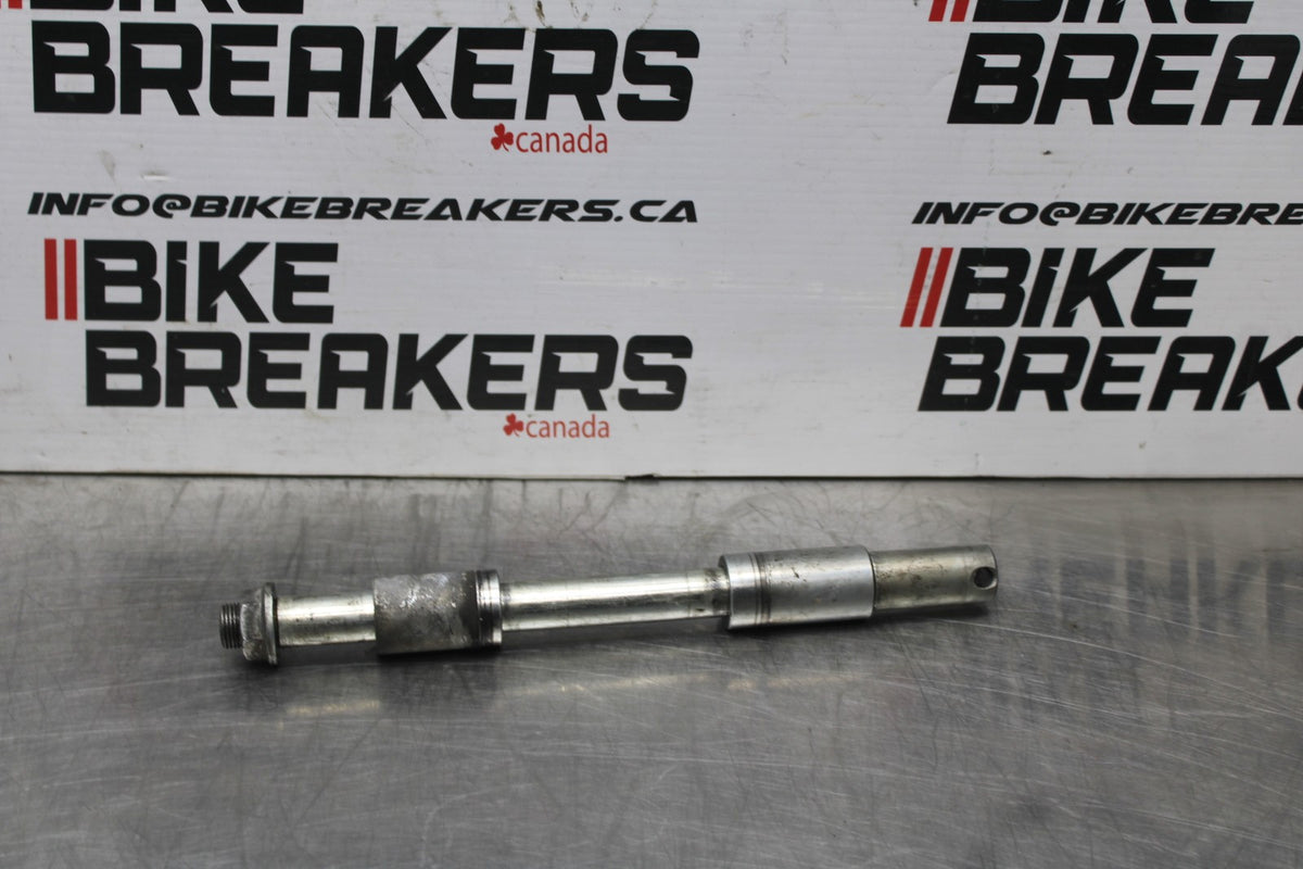 02 KAWASAKI VULCAN 800 VN800B CLASSIC FRONT WHEEL RIM AXLE PIVOT BOLT BB862