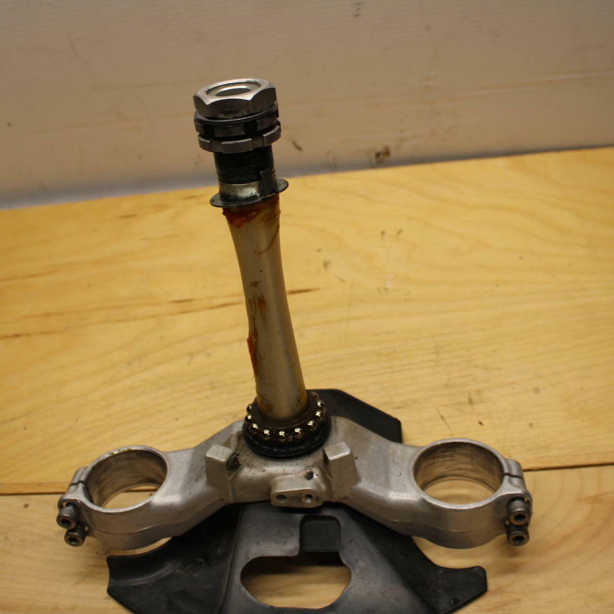 02-03 YAMAHA YZF R1 5PW FRONT FORKS CLAMP LOWER TRIPLE TREE STEM BB313