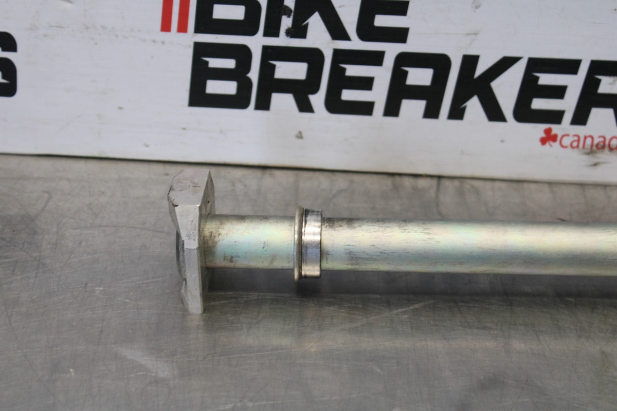 15-26 SUZUKI GSXR600 REAR AXLE BACK WHEEL RIM PIVOT BOLT AXEL BB888