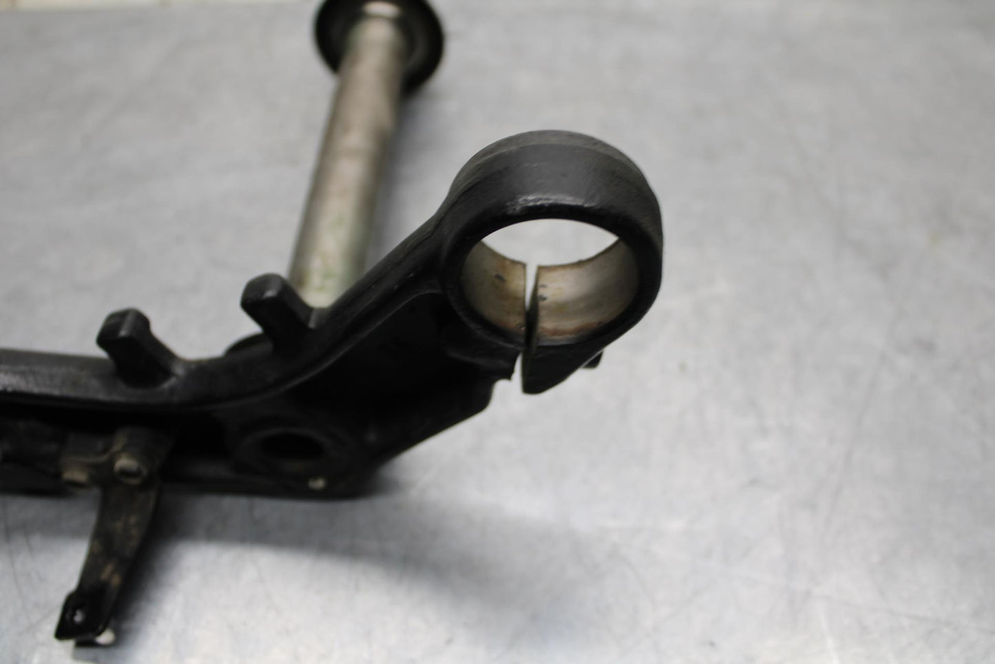 2015 Kawasaki Ninja 300 EX300 FRONT FORKS CLAMP LOWER TRIPLE TREE STEM BB61