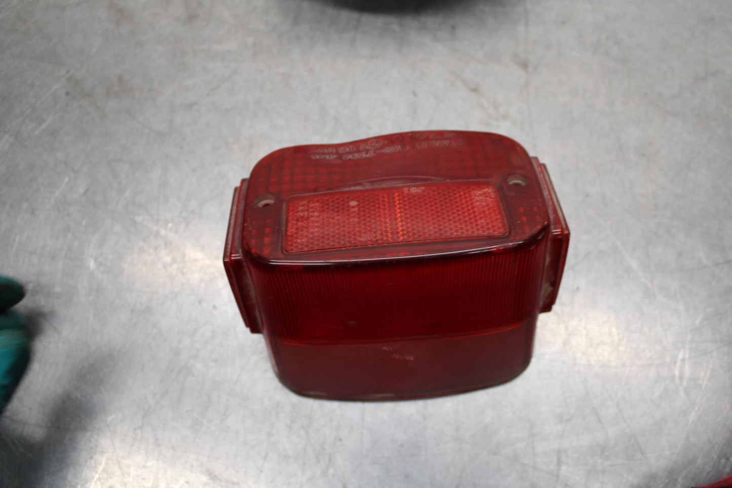 2005 Kawasaki Vulcan 1500 VN1500N Classic SINGLE HEADLIGHT HEAD LAMP LIGHT BB576