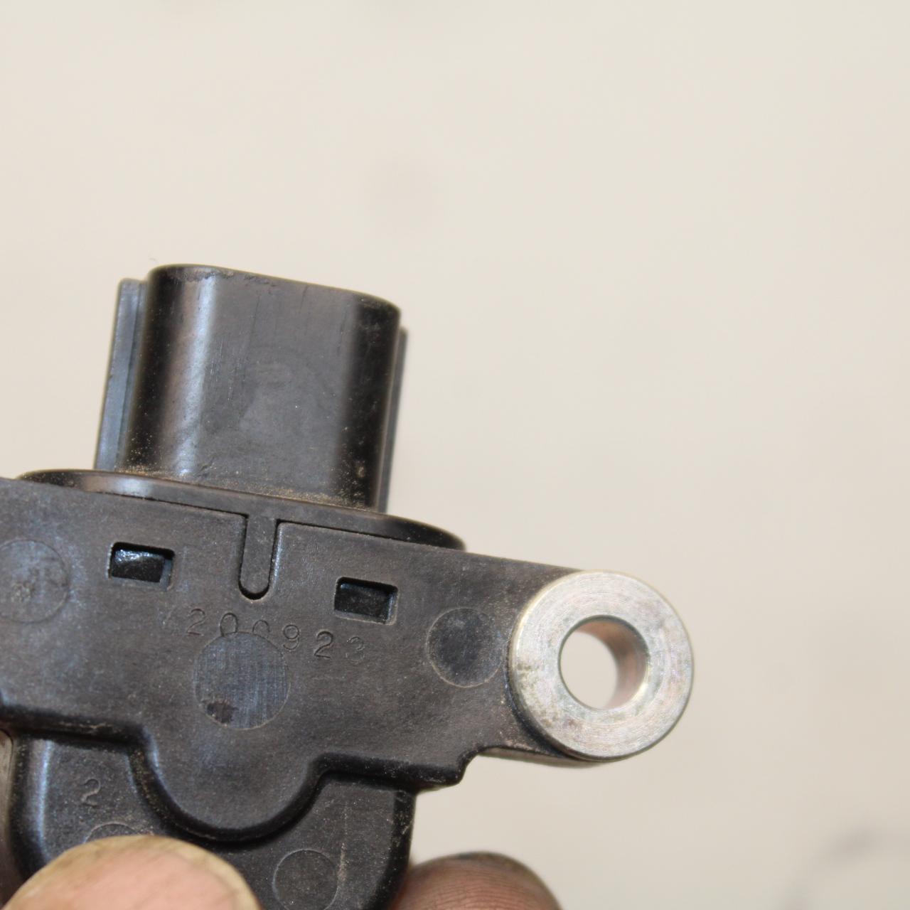 21 KAWASAKI NINJA ZX6R TIP OVER BANK ANGLE CRASH SENSOR SWITCH  21176-0026 BB647