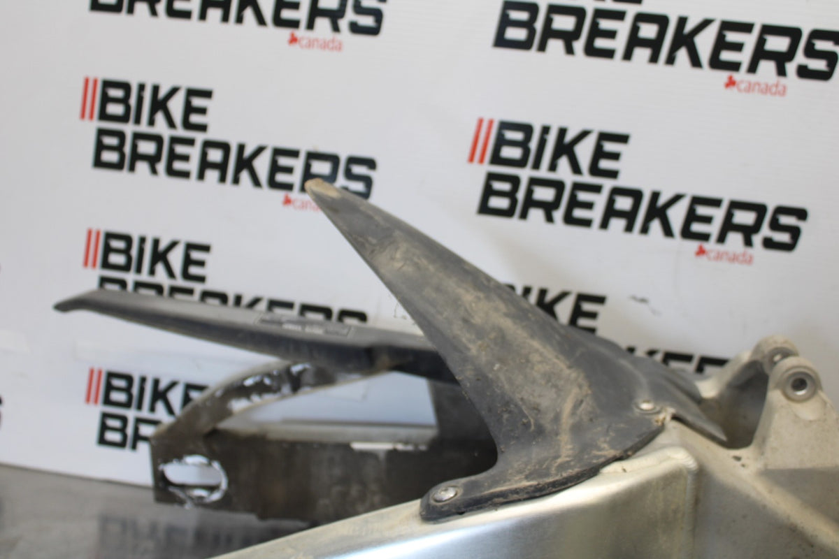 05-06 HONDA CBR600RR REAR SWINGARM BACK SUSPENSION SWING ARM BB893